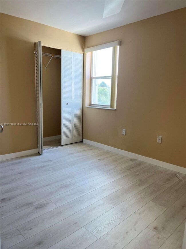 Building Photo - 6800 SW 45th Ln