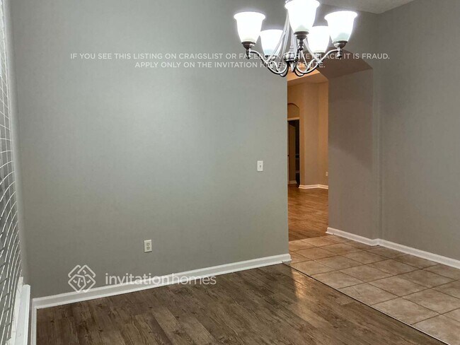 Building Photo - 3826 Westridge Dr