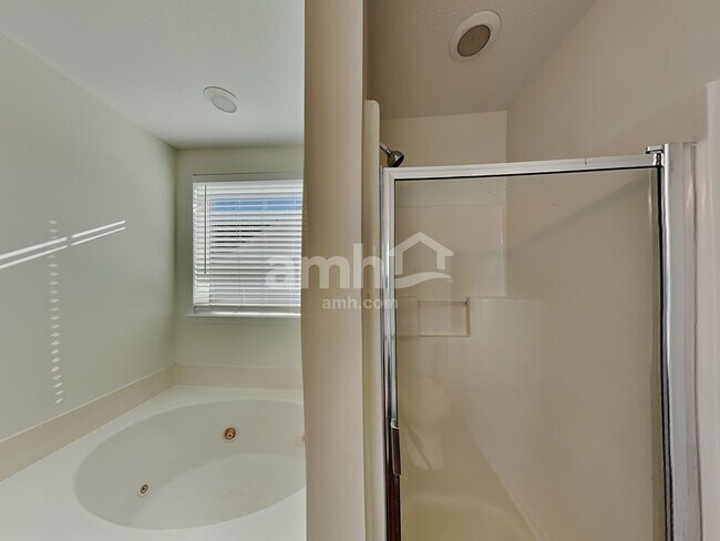 Building Photo - 625 Latimer Way