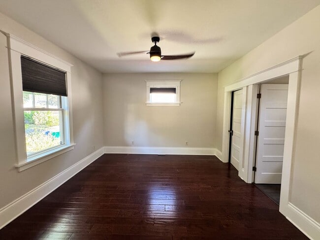 Building Photo - Beautiful 4+ Bed, 3 Bath Crafstman Home with Fenced Yard near St. Johns