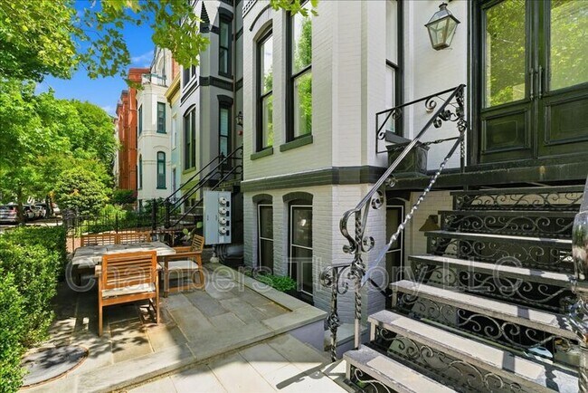 Building Photo - 1516 Q St NW