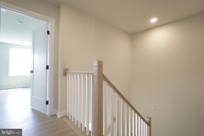 Building Photo - 332 Aspen Wy