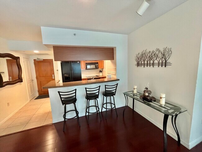 Building Photo - 347 N New River Dr E