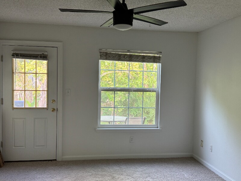 Building Photo - 2548 Golden Park Ln