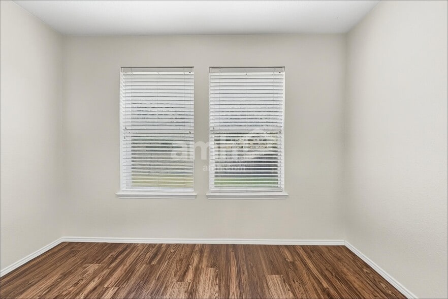 Building Photo - 1000 Redfish Dr