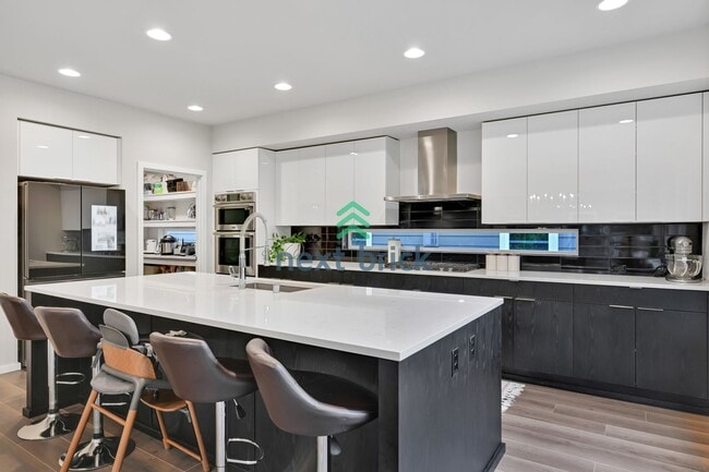Building Photo - 4 BED & 2.5 SINGLE FAMILY HOUSE FOR RENT