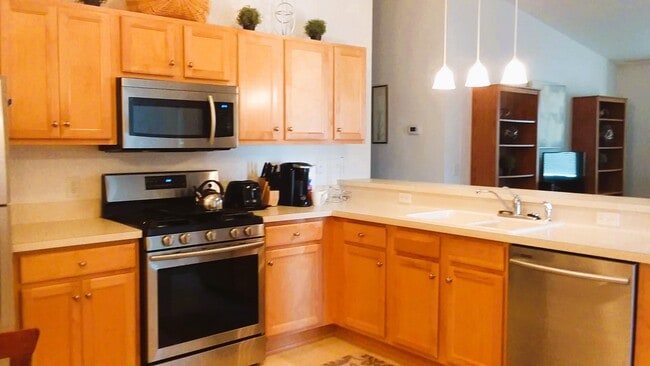 Building Photo - 1645 Hickory Grove Ln