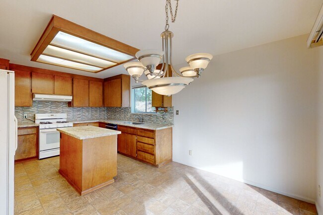 Building Photo - 61 Wattles Way
