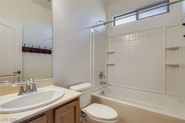 Building Photo - 264 Quail Ranch Dr