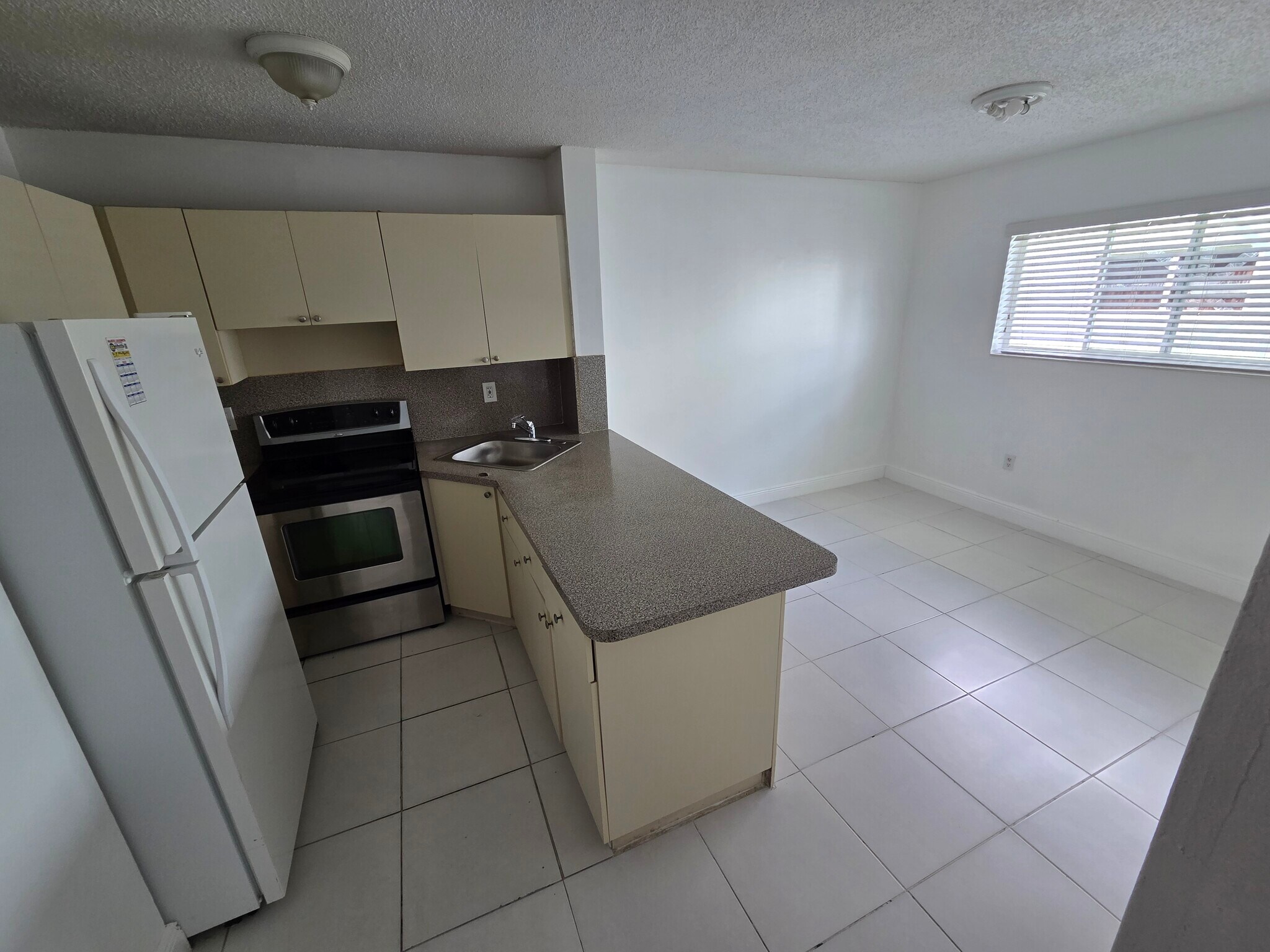 kitchen and dining room - 2460 W 56th St
