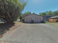 Building Photo - 3 Bedroom Duplex ~ Albany ~ Pet Friendly