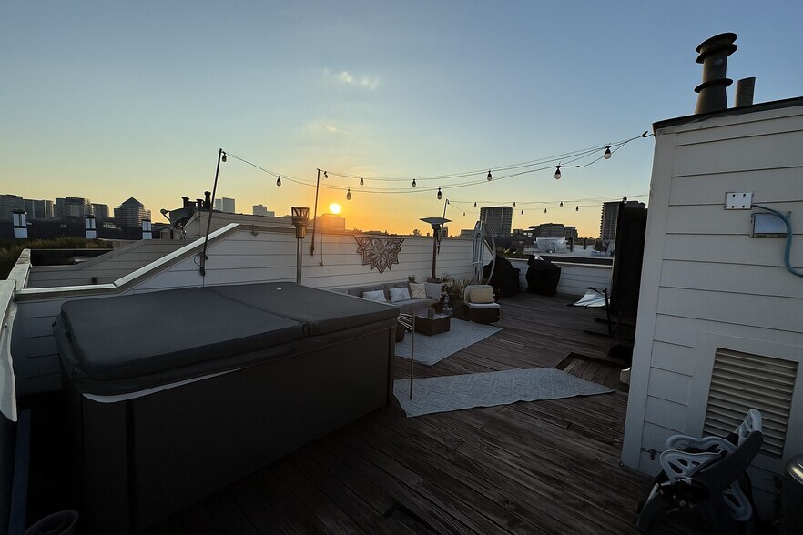 Building Photo - 2411 N Hall St