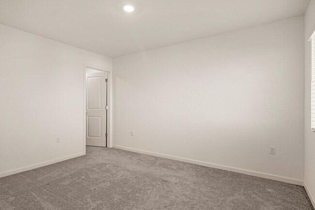 Building Photo - 2032 Gatlin Ct