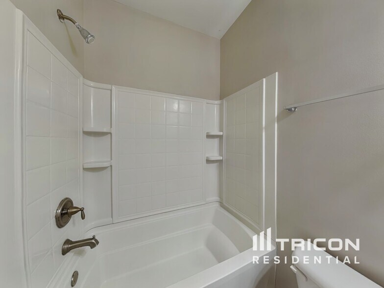 Building Photo - 258 White Mountain Pass