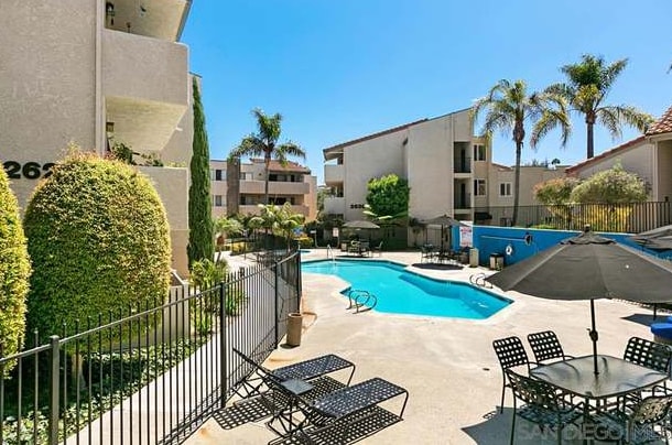 Building Photo - 2607 Pirineos Way