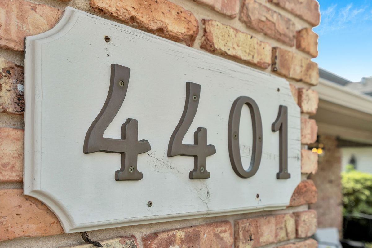 Building Photo - 4401 Cleary Ave