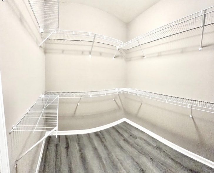 Building Photo - 1006 Kyle Rd