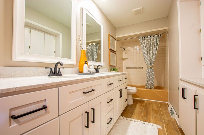 Building Photo - Beautifully Renovated with Lots of Space! 3 Bedroom / 2 Bath Ranch in Blair!