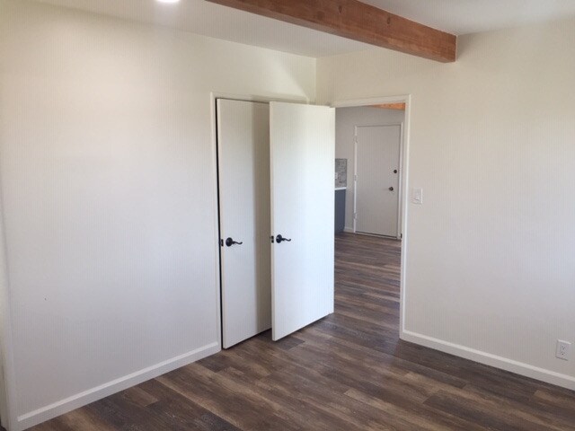 Building Photo - 605 Illinois Ct