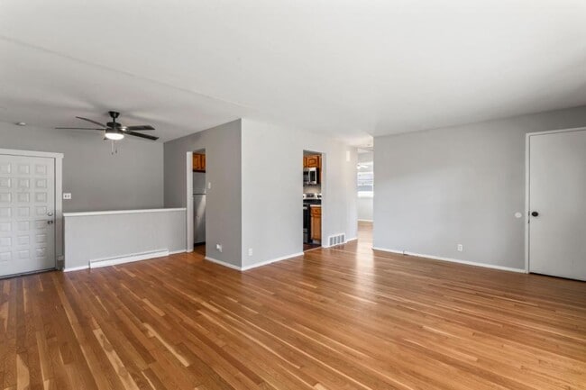 Building Photo - 9115 Clarion Dr