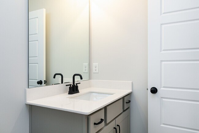 Building Photo - 38 Thunderhill, Clayton