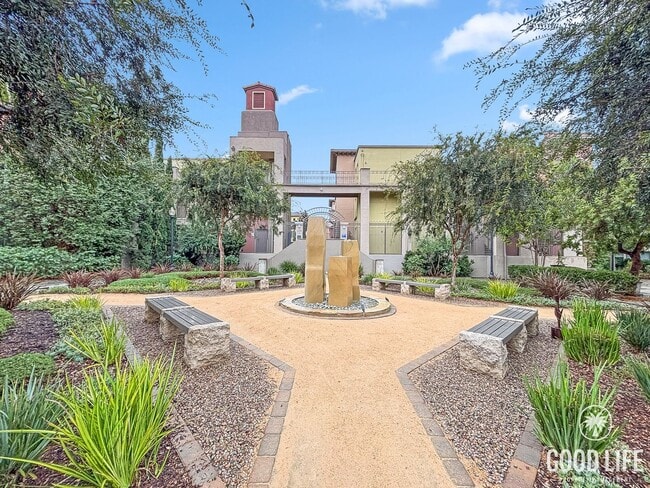 Building Photo - Charming 2BD/2BA Condo in Hillcrest W/ W/D...