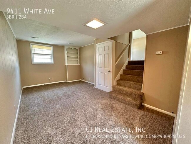 Building Photo - 9411 White Ave