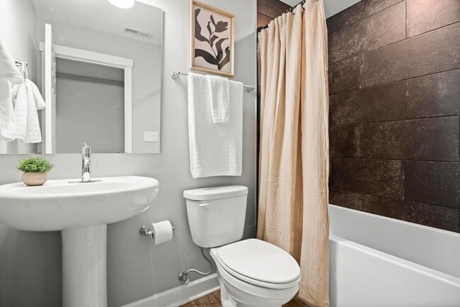 Building Photo - 2273 E 100th St