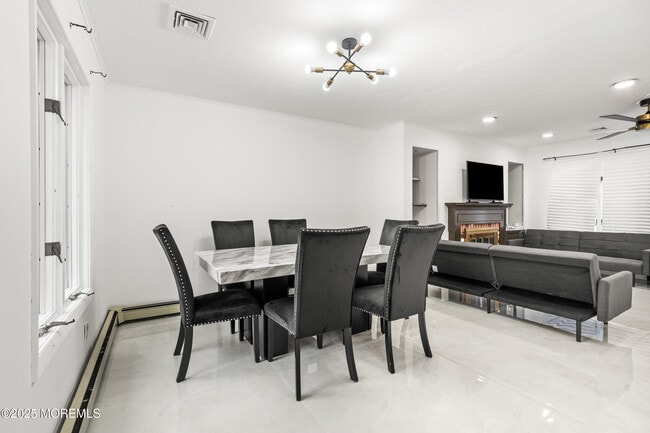 Building Photo - 17 Johnston St