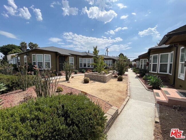 Building Photo - 1336 Ocean Park Blvd