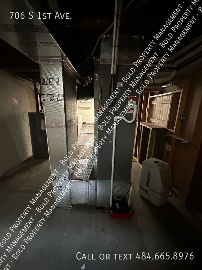 Building Photo - 706 S 1st Ave