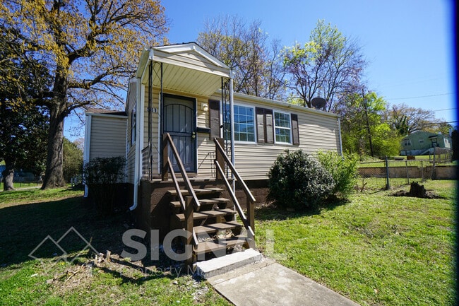 Building Photo - 581 Seminole Cir