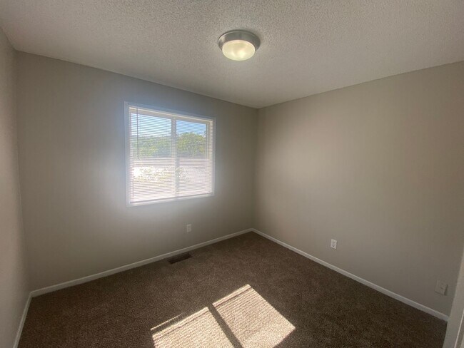 Building Photo - 3101 SE 17th St