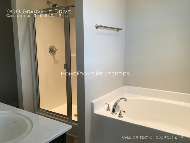 Building Photo - 3 BD, 3 BA Townhome: Triple Blackman Schools
