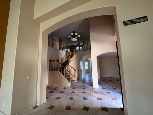 Building Photo - 4746 W Carla Vista Dr