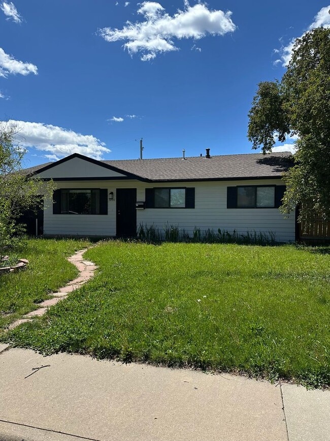 Building Photo - Newly Updated 4-Bedroom House just East of...