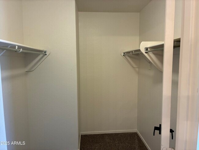 Building Photo - 7287 S Sunrise Way