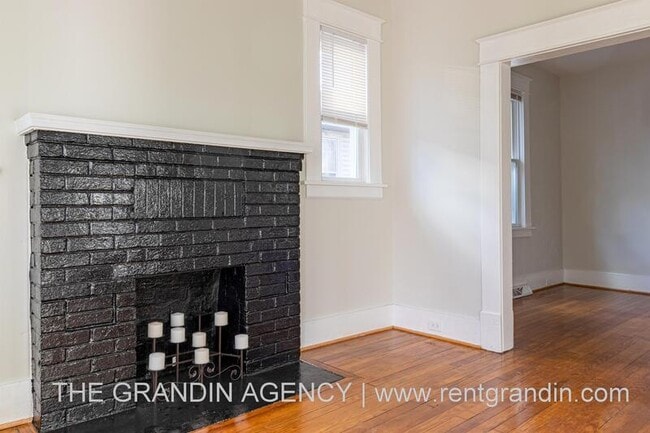 Building Photo - 4705 Surrey Ave NW