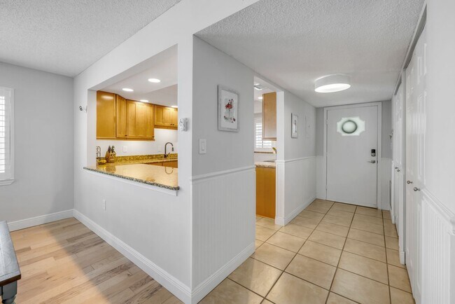 Building Photo - New Smyrna 2BD/2BA Beach Condo in Waterfront Community!