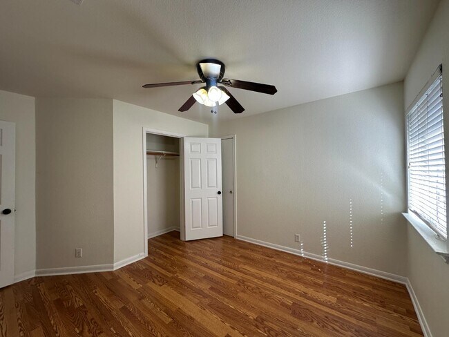 Building Photo - 12360 Hart Crest