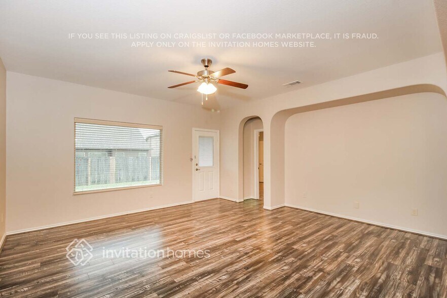 Building Photo - 717 Santa Rosa Dr