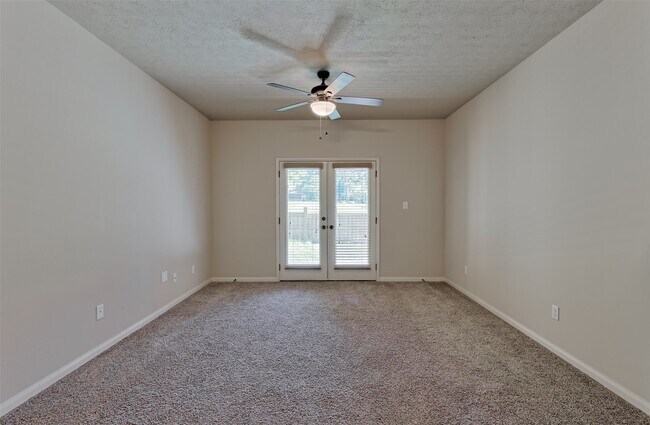 Building Photo - 12960 Orion Ct E