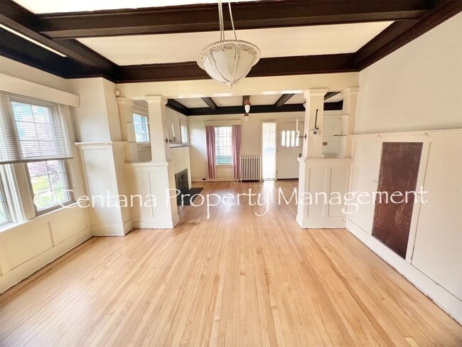 Building Photo - 1340 W Granite St
