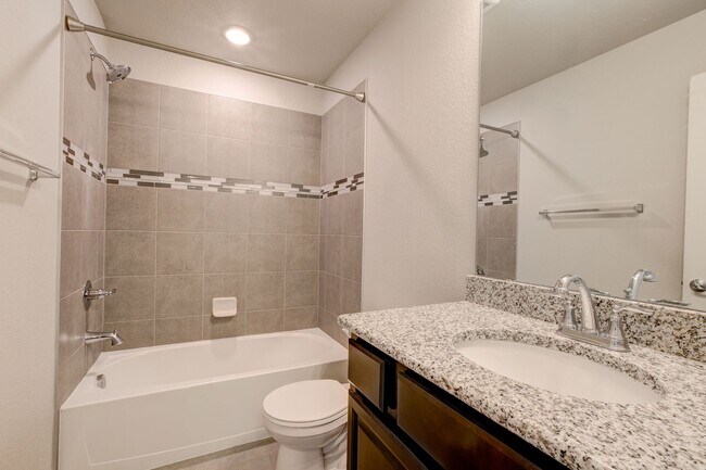 Building Photo - 884 Winding Brk Dr