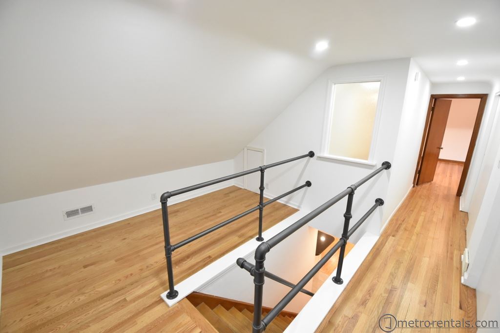 2nd floor landing/sitting area - 323 E Livingston Ave