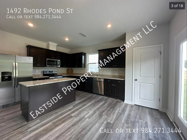 Building Photo - 1492 Rhodes Pond St