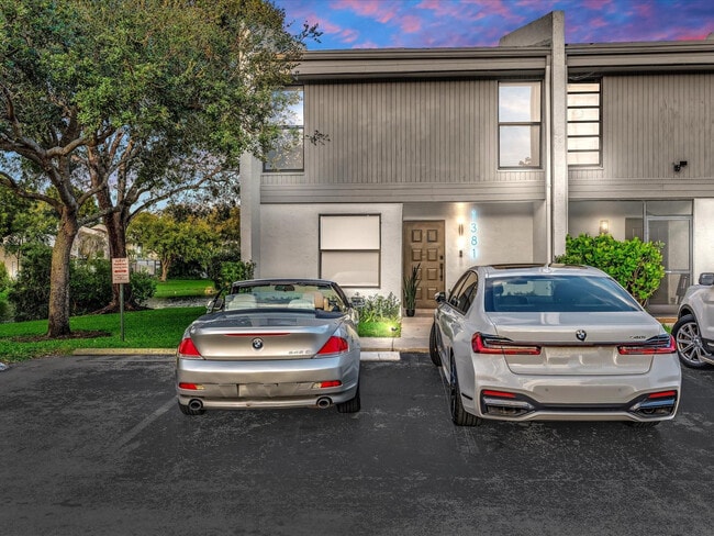 Building Photo - 1381 NW 99th Ave