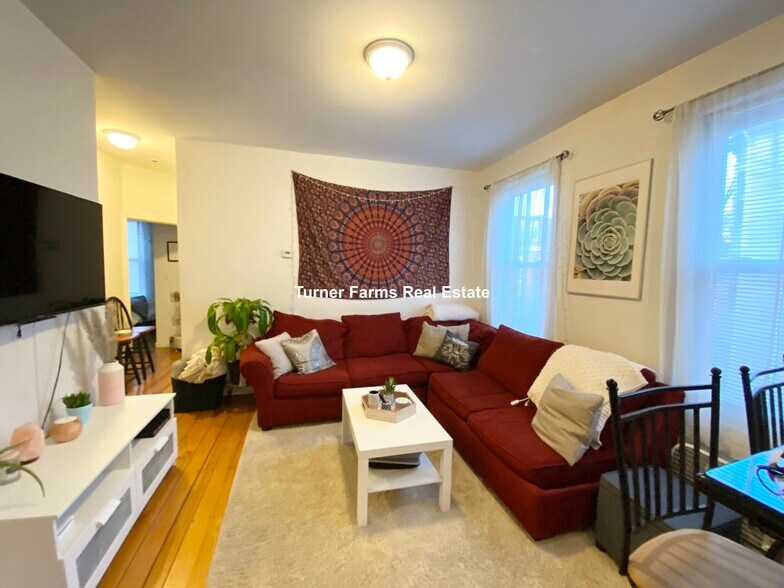 Building Photo - 49 Delle Ave