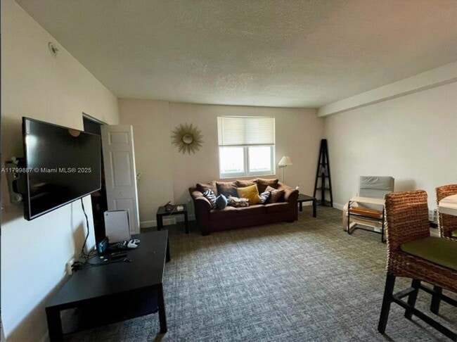 Building Photo - 50 Menores Ave