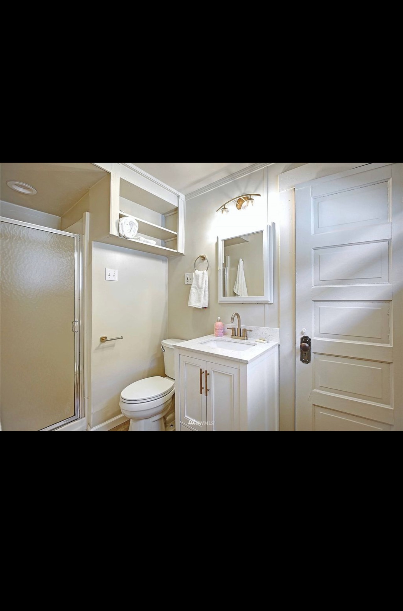 Bathroom - 2503 Lombard Ave